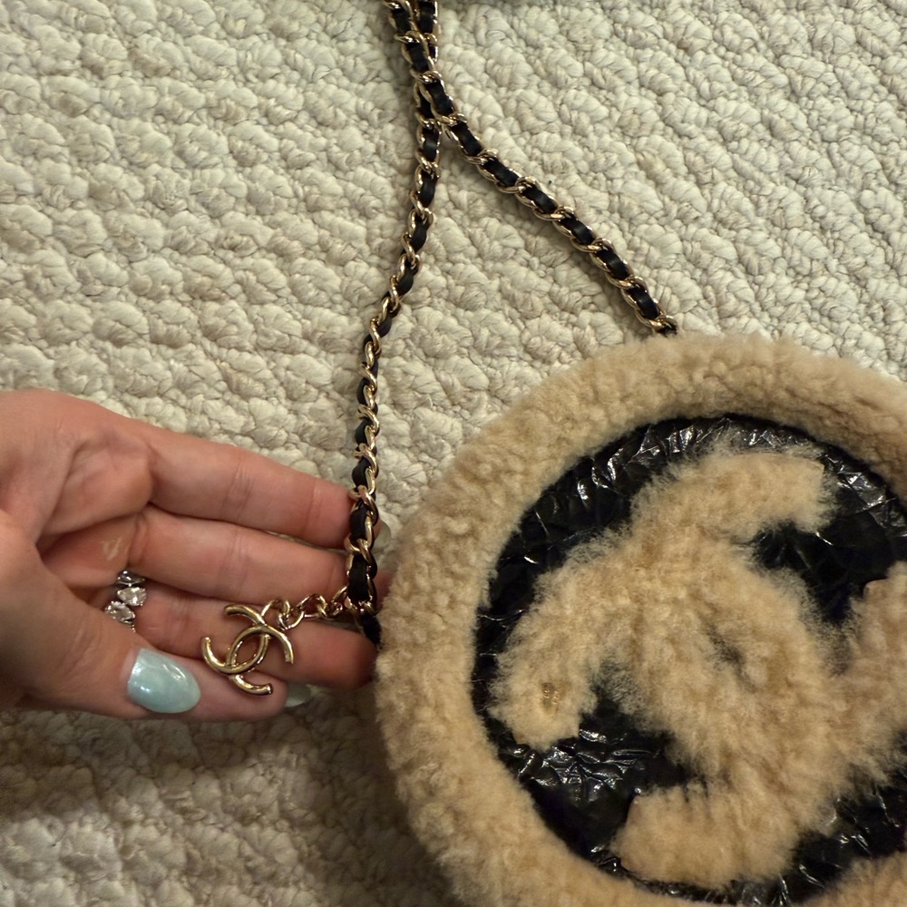 CHANEL Beige and Black Shearling Crossbody Bag - Picture 2 of 11